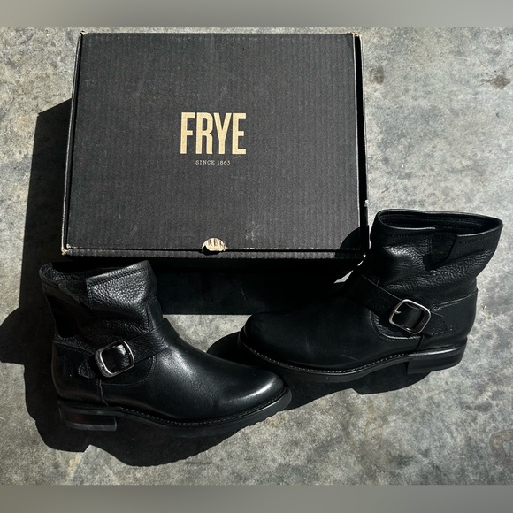 NEW FRYE VERONICA BOOTIE BLACK BUTTERY SOFT GENUINE LEATHER BOOTS SZ 8 - Picture 11 of 15